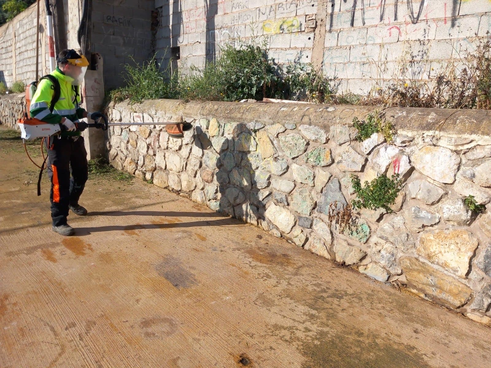 Limpieza integral en Las Caracolas