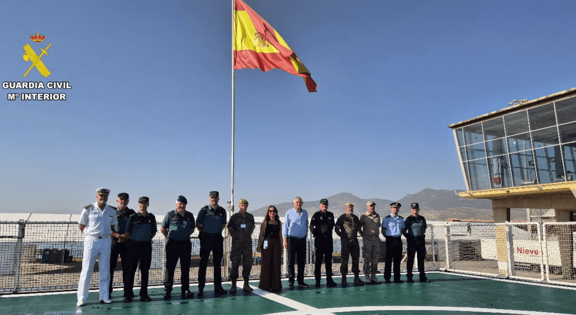 Melilla recibe por primera vez a tres buques de la Armada en conjunto