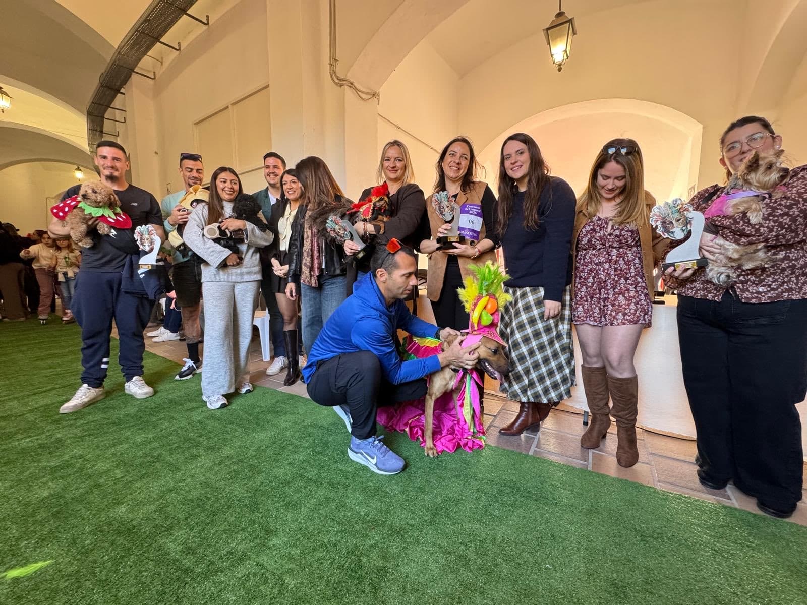 Melilla se vuelca con un fin de semana de Carnaval, jazz, paellas y mascotas disfrazadas